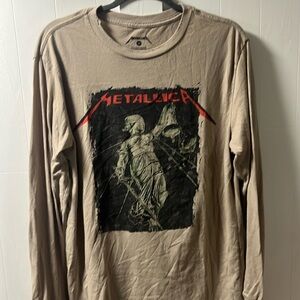 Men’s medium Metallica band shirt tan
